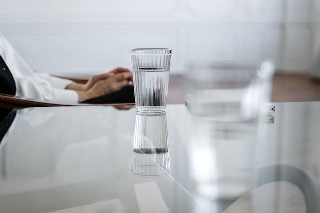 glazen tafel schoonmaken